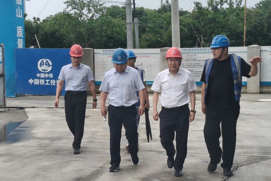 公司黨委書記、董事長李明華到合肥智能中央廚房項(xiàng)目檢查指導(dǎo)工作.jpg
