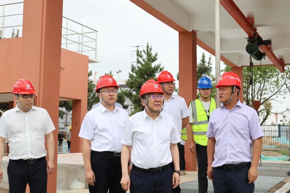 公司黨委書記、董事長李明華一行到姜堰項目、成都區(qū)域項目檢查指導(dǎo)工作.jpg